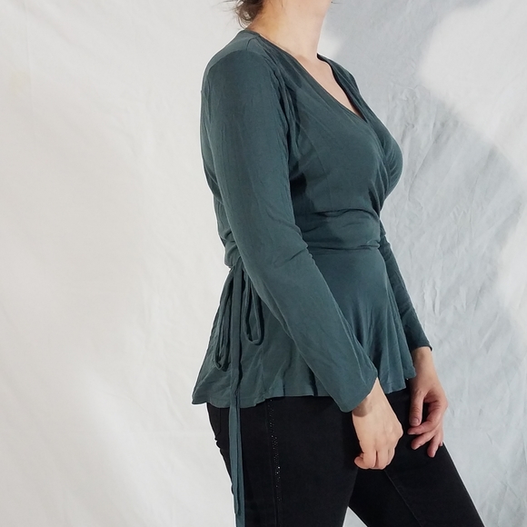 Beautiful stretchy top for women - Picture 5 of 8